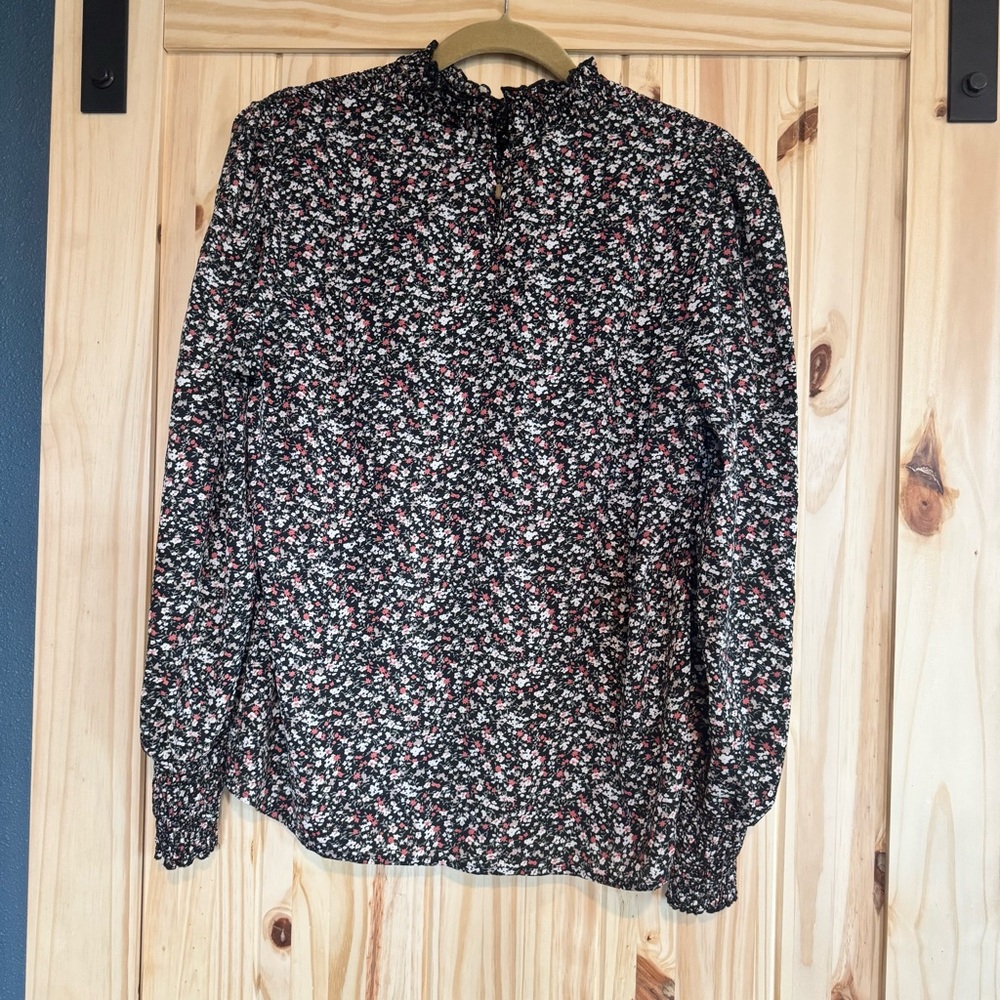 Black Floral Long Sleeve Smocked Women's Top size Large - Picture 6 of 8